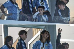 见证梅西国家队最后一场！安东内拉携一家人，在看台静待比赛开始